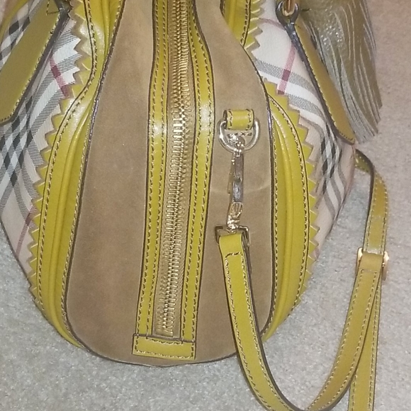 Burberry Plaid Duffle/Travel Leather Tassel Bag - Picture 10 of 15